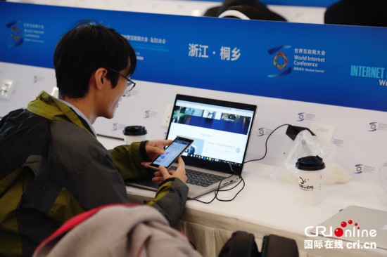 互聯網新聞報道(互聯網新聞報道和傳統新聞報道有怎樣的相同和不同)